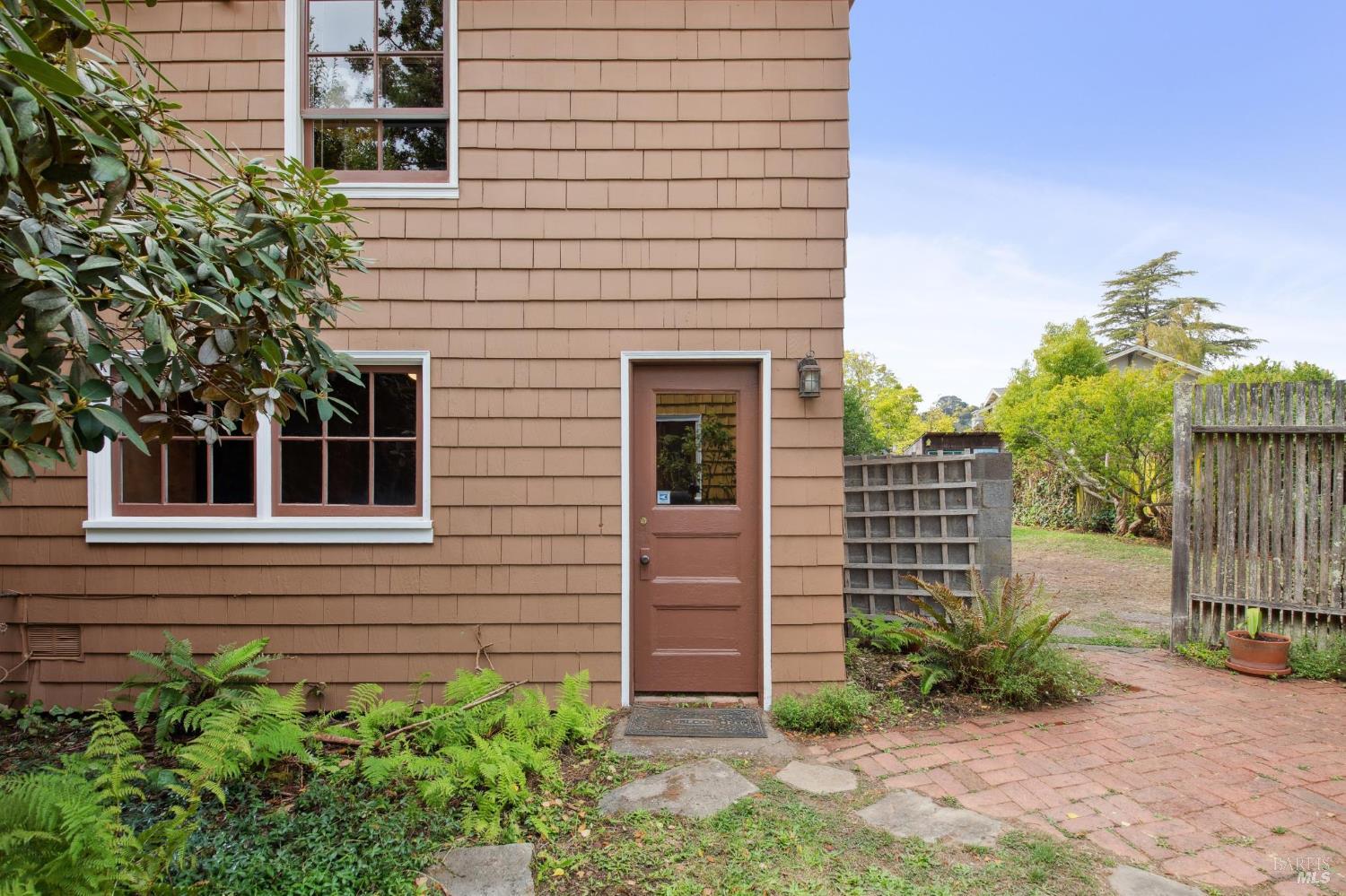 Detail Gallery Image 27 of 46 For 154 Elm Ave, Mill Valley,  CA 94941 - 2 Beds | 2 Baths