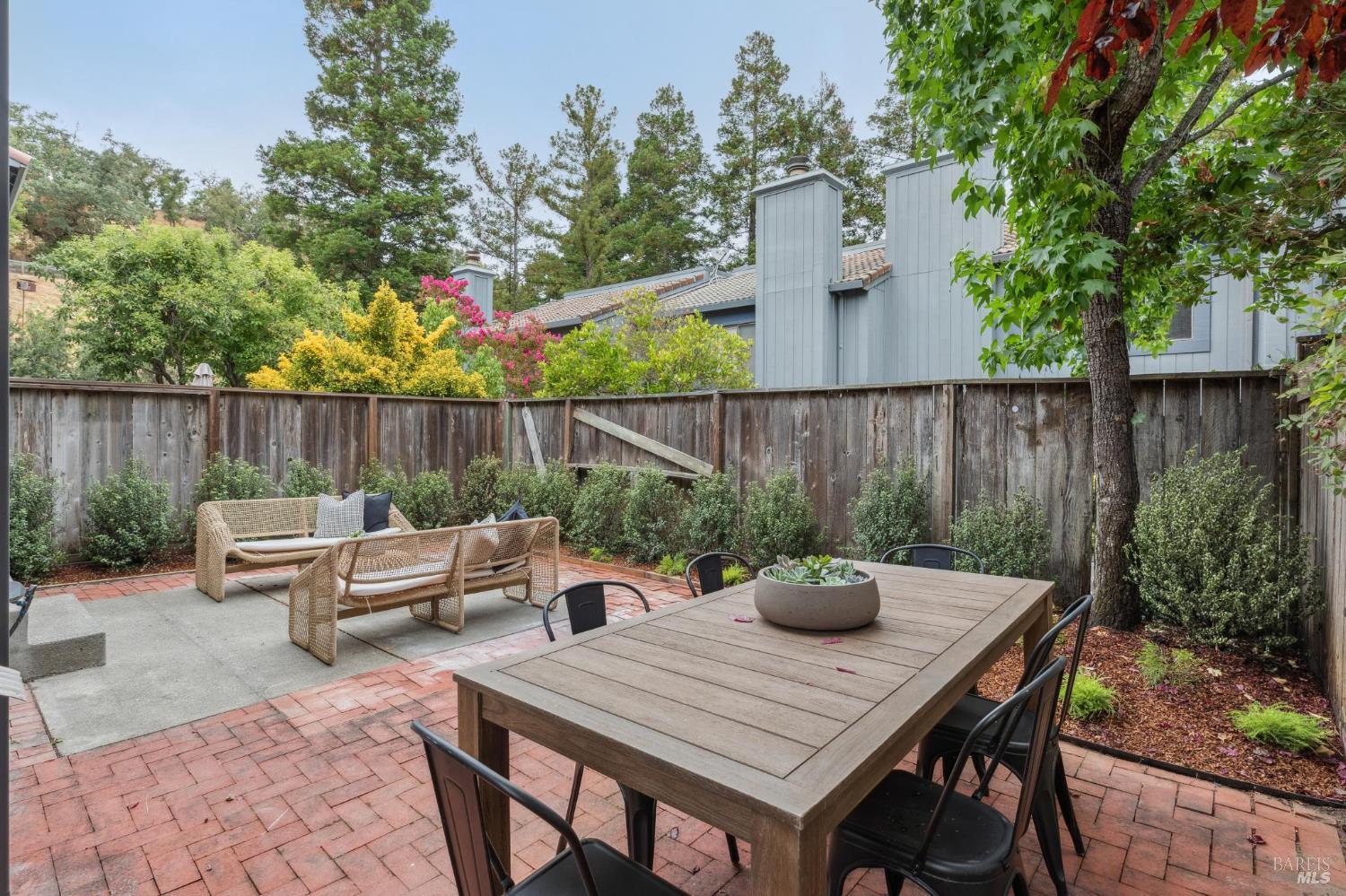 Detail Gallery Image 38 of 48 For 114 Aronia Ln, Novato,  CA 94945 - 3 Beds | 2/1 Baths