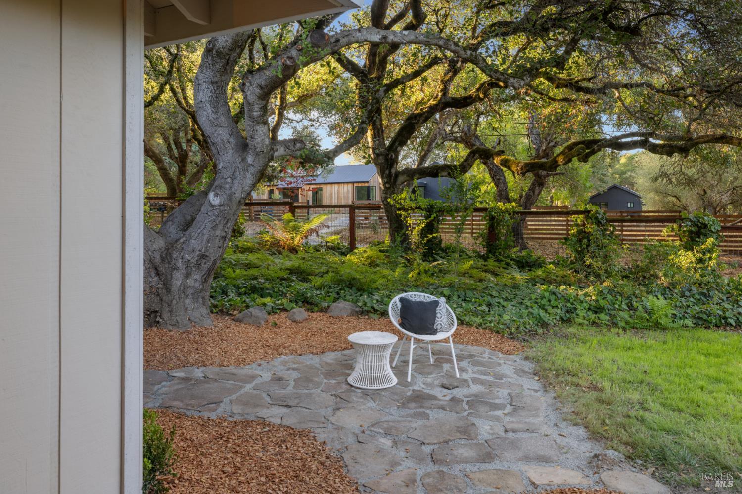 Detail Gallery Image 11 of 59 For 5925 Fredricks Rd, Sebastopol,  CA 95472 - 3 Beds | 2 Baths