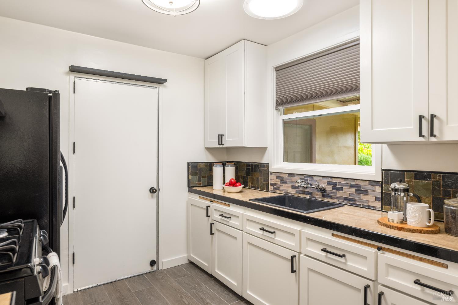 Detail Gallery Image 20 of 45 For 72 Bellevue Ave, Napa,  CA 94558 - 2 Beds | 1 Baths