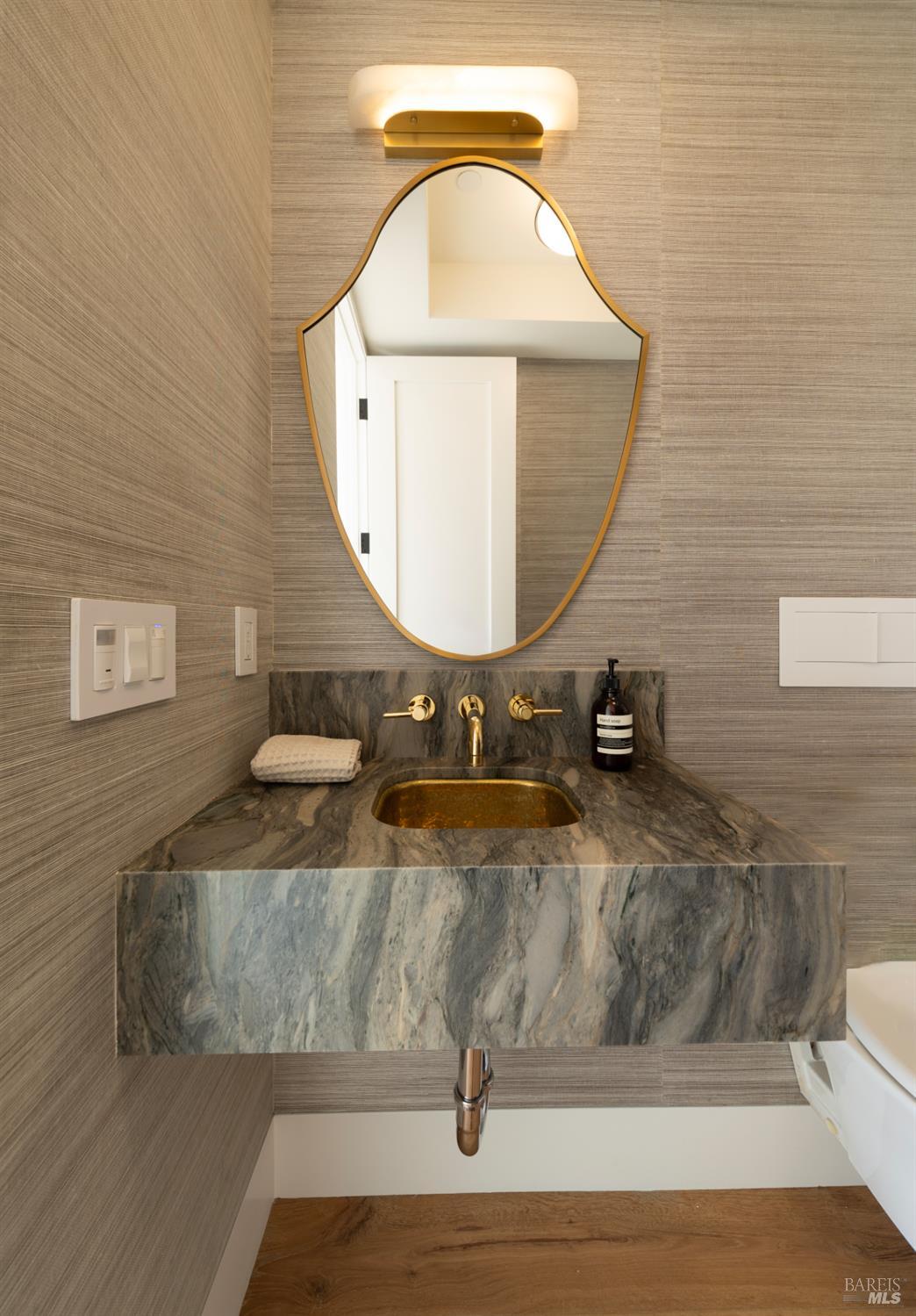 Detail Gallery Image 18 of 83 For 87 Laurel Grove Ave, Ross,  CA 94957 - 5 Beds | 4/1 Baths