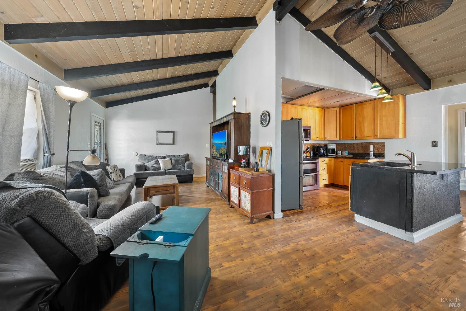 Detail Gallery Image 14 of 42 For 9303 Stagecoach Ln, Lower Lake,  CA 95457 - 4 Beds | 2 Baths