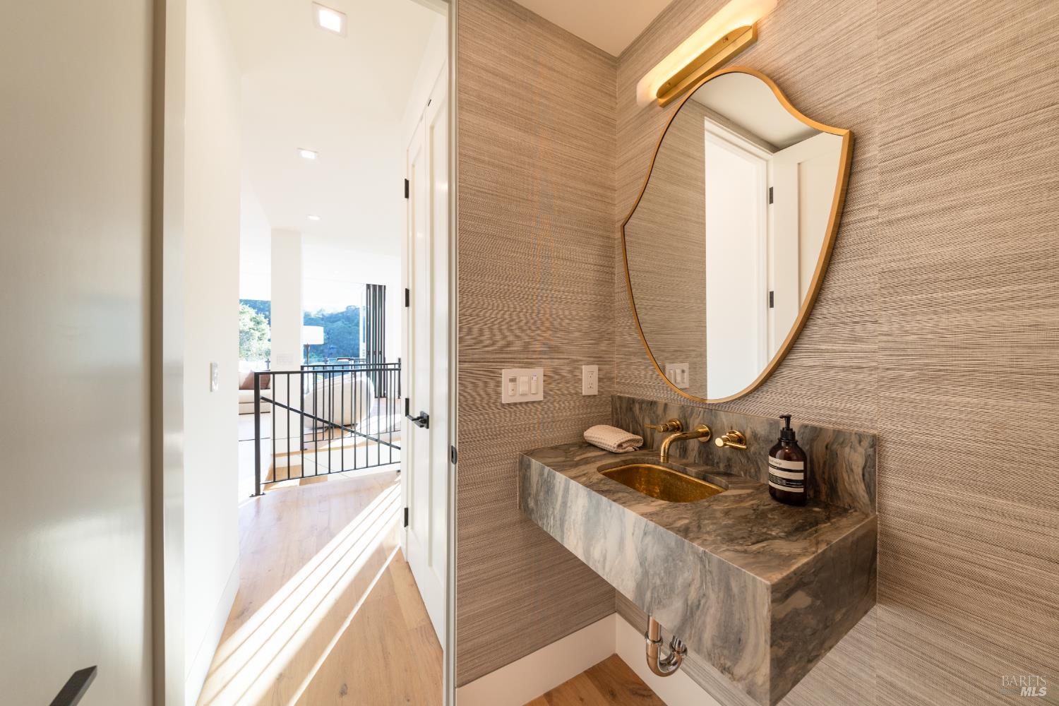 Detail Gallery Image 17 of 83 For 87 Laurel Grove Ave, Ross,  CA 94957 - 5 Beds | 4/1 Baths