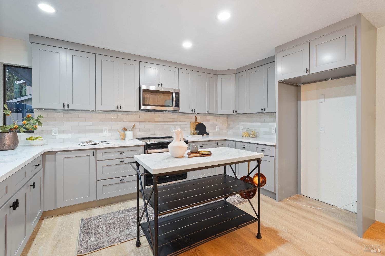 Detail Gallery Image 26 of 79 For 119 Woodstock Cir, Vacaville,  CA 95687 - 4 Beds | 2/1 Baths