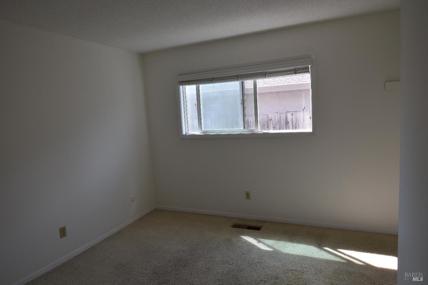 Detail Gallery Image 29 of 30 For 6061 Della Ct, Rohnert Park,  CA 94928 - 3 Beds | 2 Baths