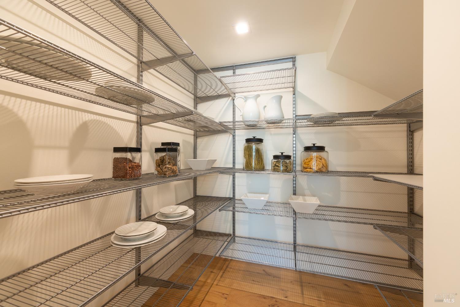 Detail Gallery Image 25 of 83 For 87 Laurel Grove Ave, Ross,  CA 94957 - 5 Beds | 4/1 Baths