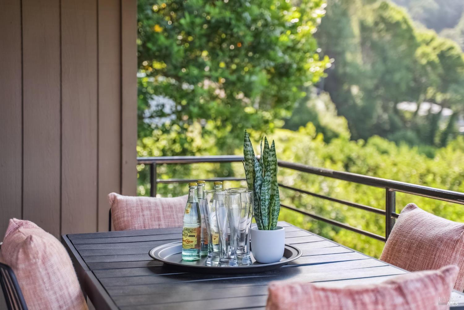 Detail Gallery Image 29 of 51 For 184 Santa Rosa Ave, Sausalito,  CA 94965 - 3 Beds | 2/1 Baths