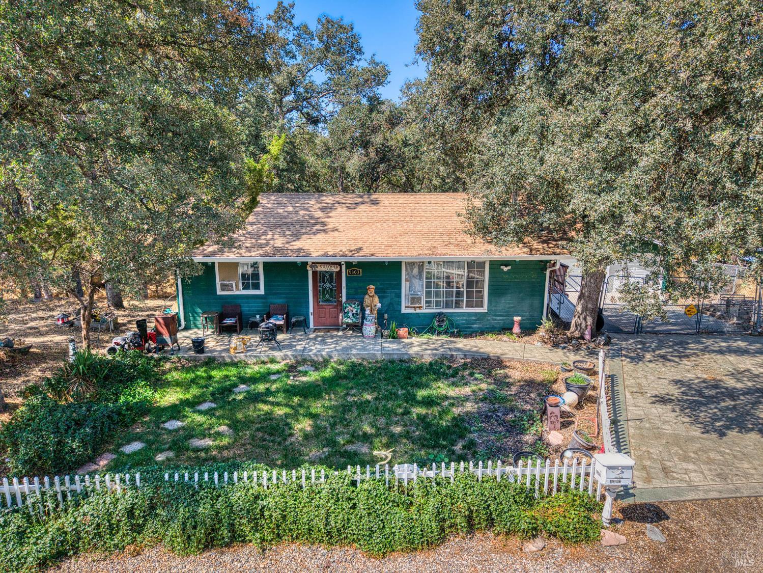 Detail Gallery Image 7 of 42 For 9303 Stagecoach Ln, Lower Lake,  CA 95457 - 4 Beds | 2 Baths
