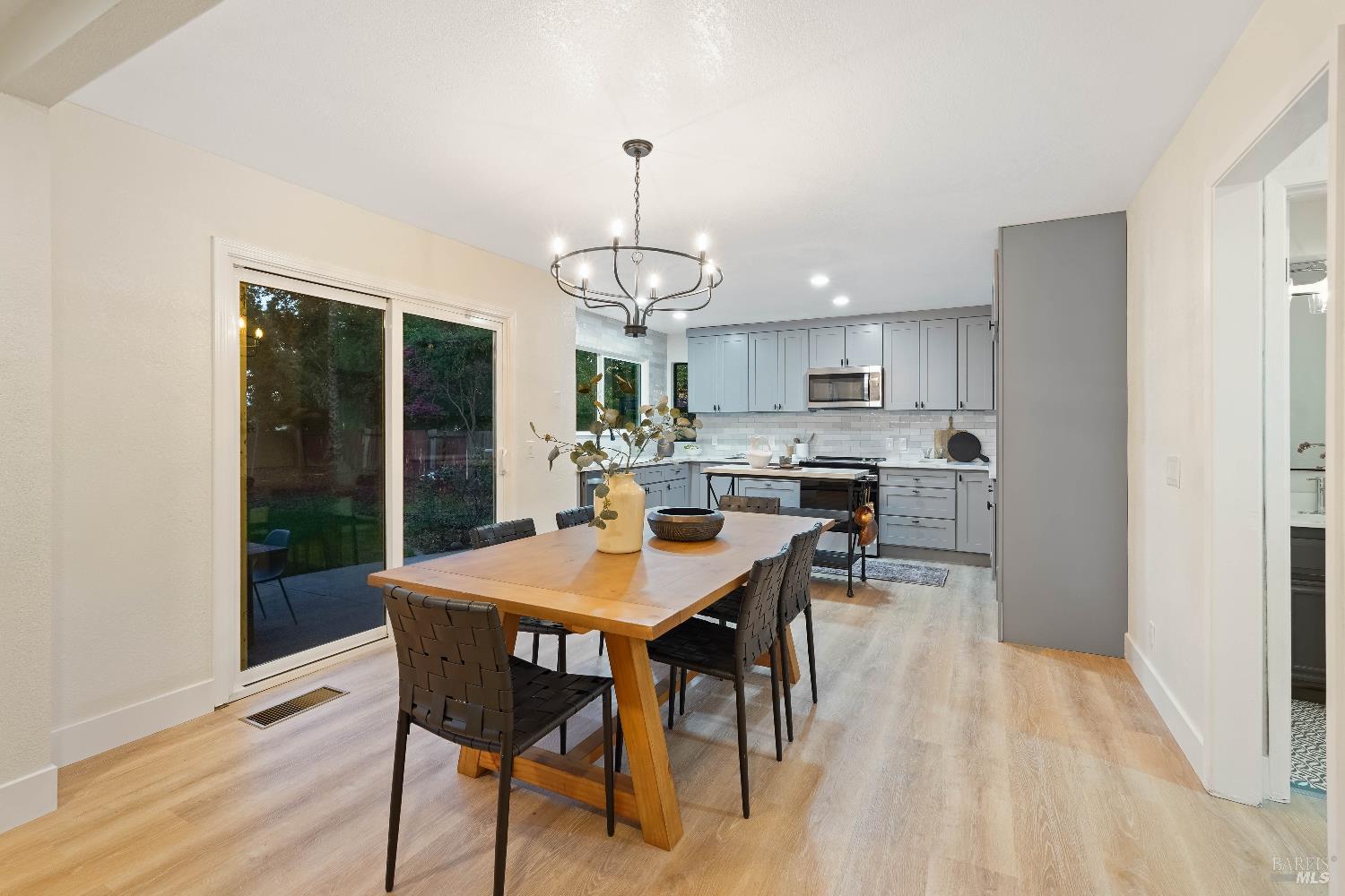 Detail Gallery Image 20 of 79 For 119 Woodstock Cir, Vacaville,  CA 95687 - 4 Beds | 2/1 Baths
