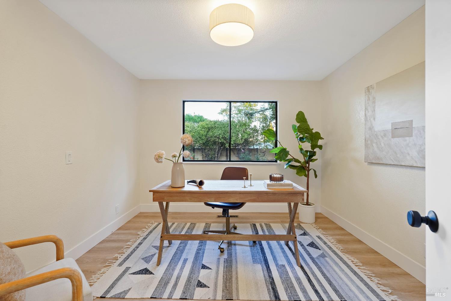 Detail Gallery Image 9 of 79 For 119 Woodstock Cir, Vacaville,  CA 95687 - 4 Beds | 2/1 Baths