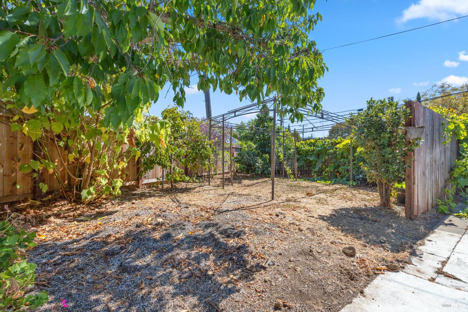 Detail Gallery Image 23 of 30 For 600 Buss Ave, Vallejo,  CA 94591 - 2 Beds | 1 Baths