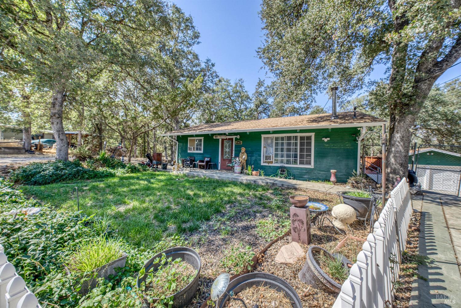 Detail Gallery Image 9 of 42 For 9303 Stagecoach Ln, Lower Lake,  CA 95457 - 4 Beds | 2 Baths
