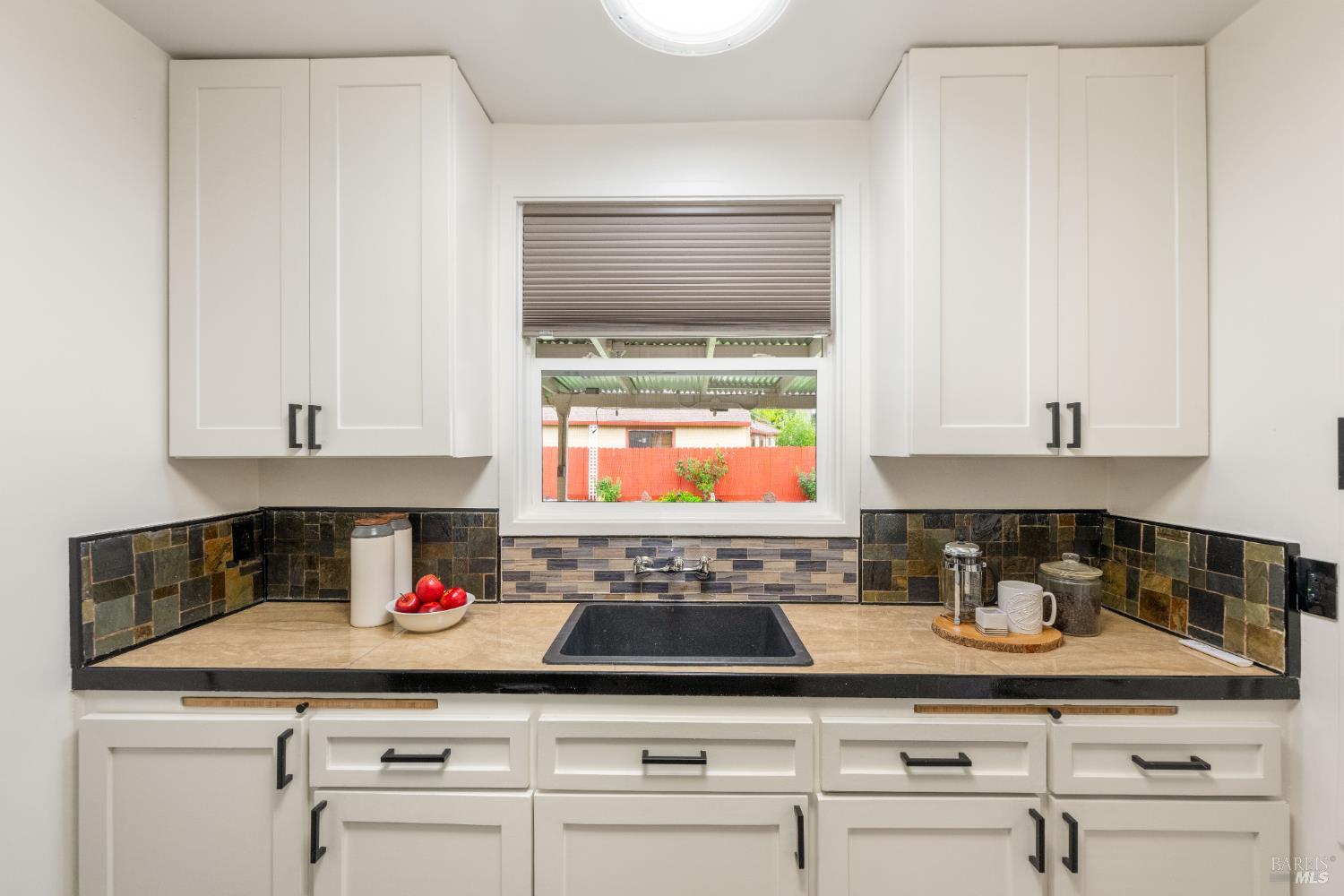 Detail Gallery Image 18 of 45 For 72 Bellevue Ave, Napa,  CA 94558 - 2 Beds | 1 Baths