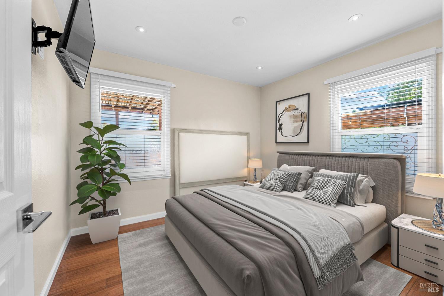 Detail Gallery Image 5 of 30 For 600 Buss Ave, Vallejo,  CA 94591 - 2 Beds | 1 Baths