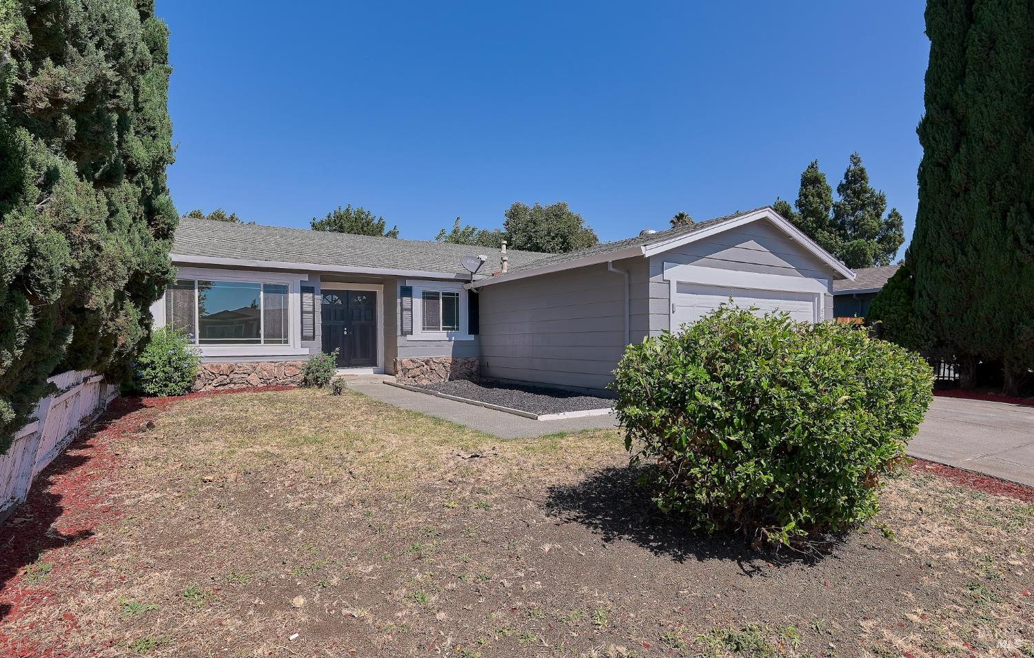 Detail Gallery Image 2 of 28 For 96 Coral Ln, Suisun City,  CA 94585 - 3 Beds | 2 Baths
