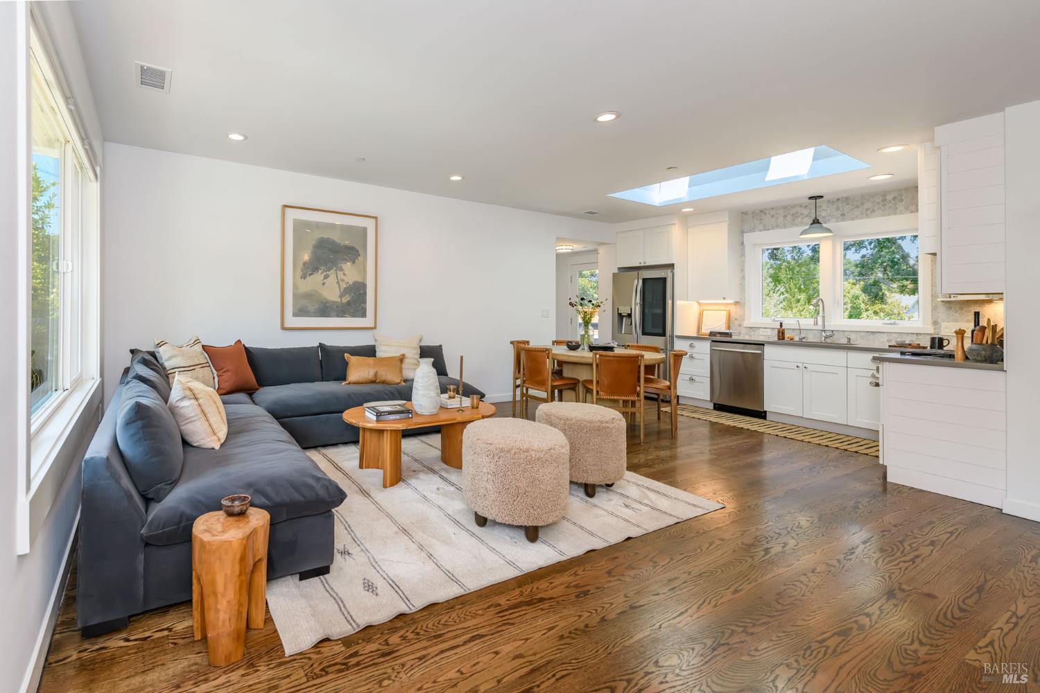 Detail Gallery Image 3 of 43 For 45 Harte Ave, San Rafael,  CA 94901 - 3 Beds | 2 Baths