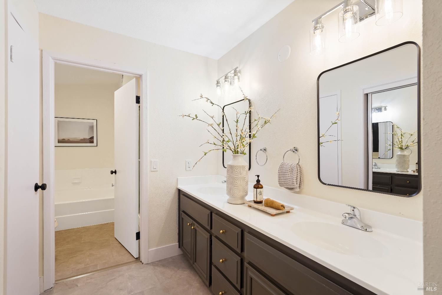 Detail Gallery Image 52 of 79 For 119 Woodstock Cir, Vacaville,  CA 95687 - 4 Beds | 2/1 Baths