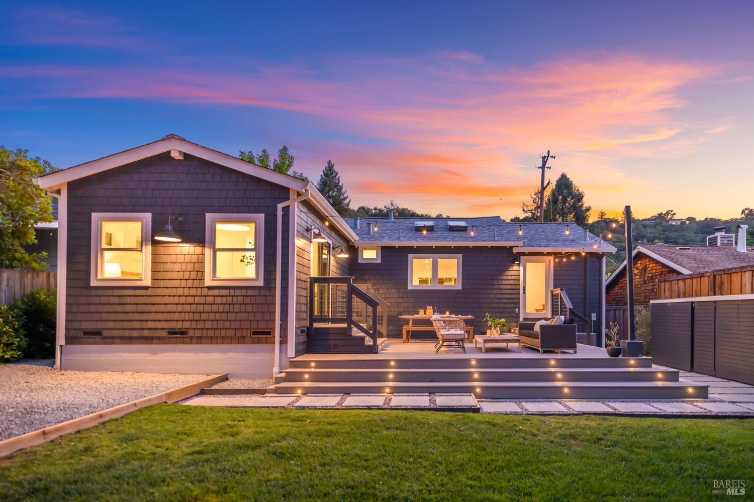Detail Gallery Image 33 of 43 For 45 Harte Ave, San Rafael,  CA 94901 - 3 Beds | 2 Baths