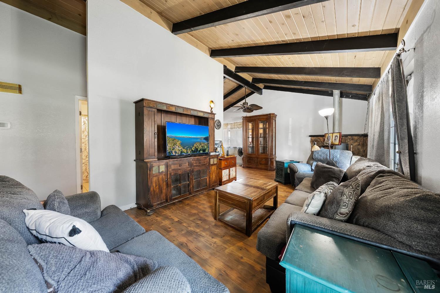Detail Gallery Image 13 of 42 For 9303 Stagecoach Ln, Lower Lake,  CA 95457 - 4 Beds | 2 Baths