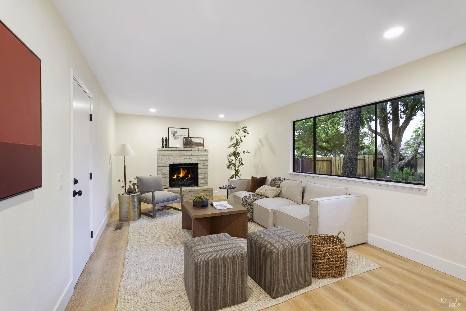Detail Gallery Image 16 of 79 For 119 Woodstock Cir, Vacaville,  CA 95687 - 4 Beds | 2/1 Baths
