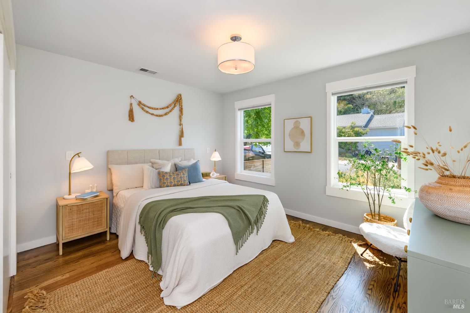 Detail Gallery Image 13 of 43 For 45 Harte Ave, San Rafael,  CA 94901 - 3 Beds | 2 Baths