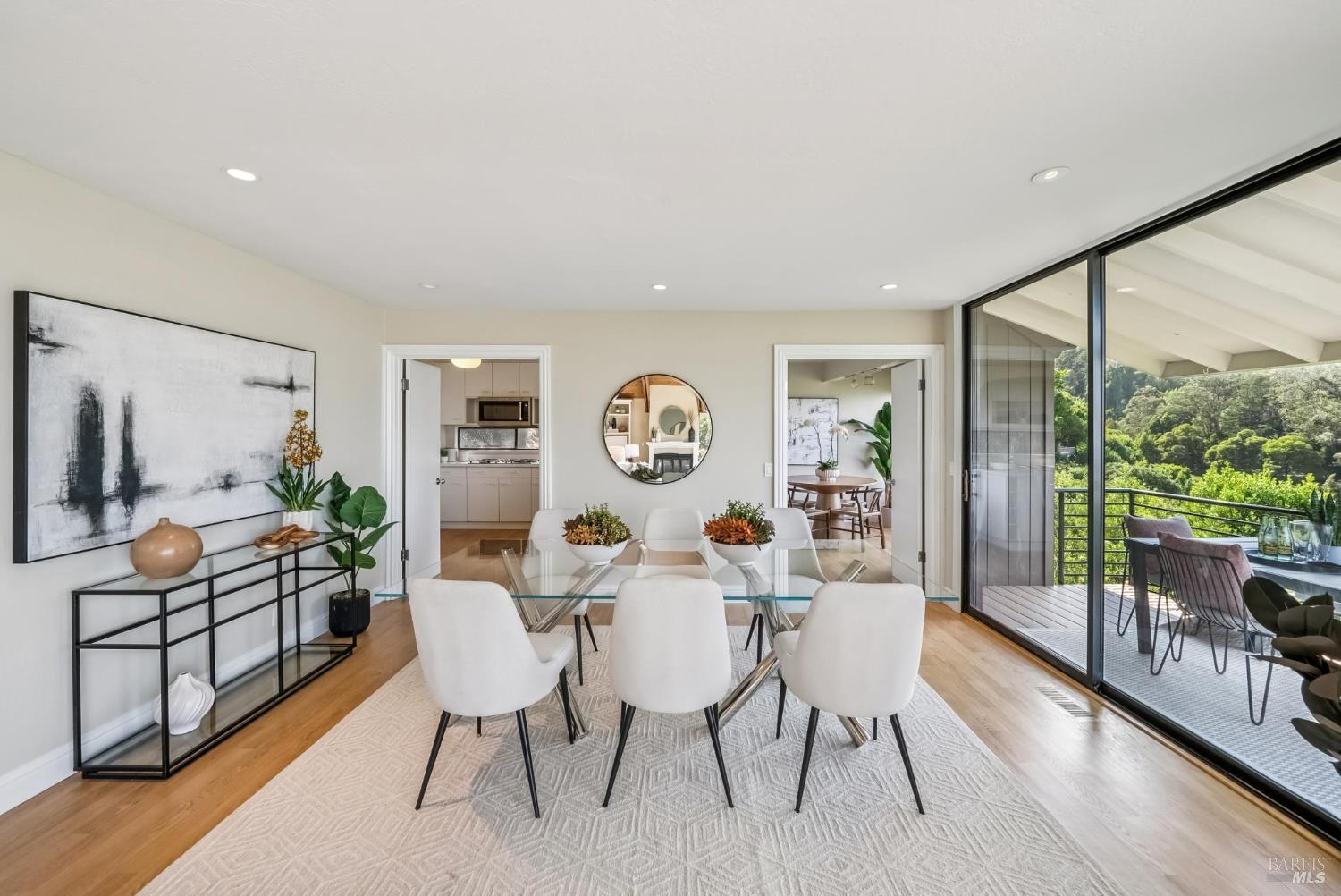 Detail Gallery Image 15 of 51 For 184 Santa Rosa Ave, Sausalito,  CA 94965 - 3 Beds | 2/1 Baths