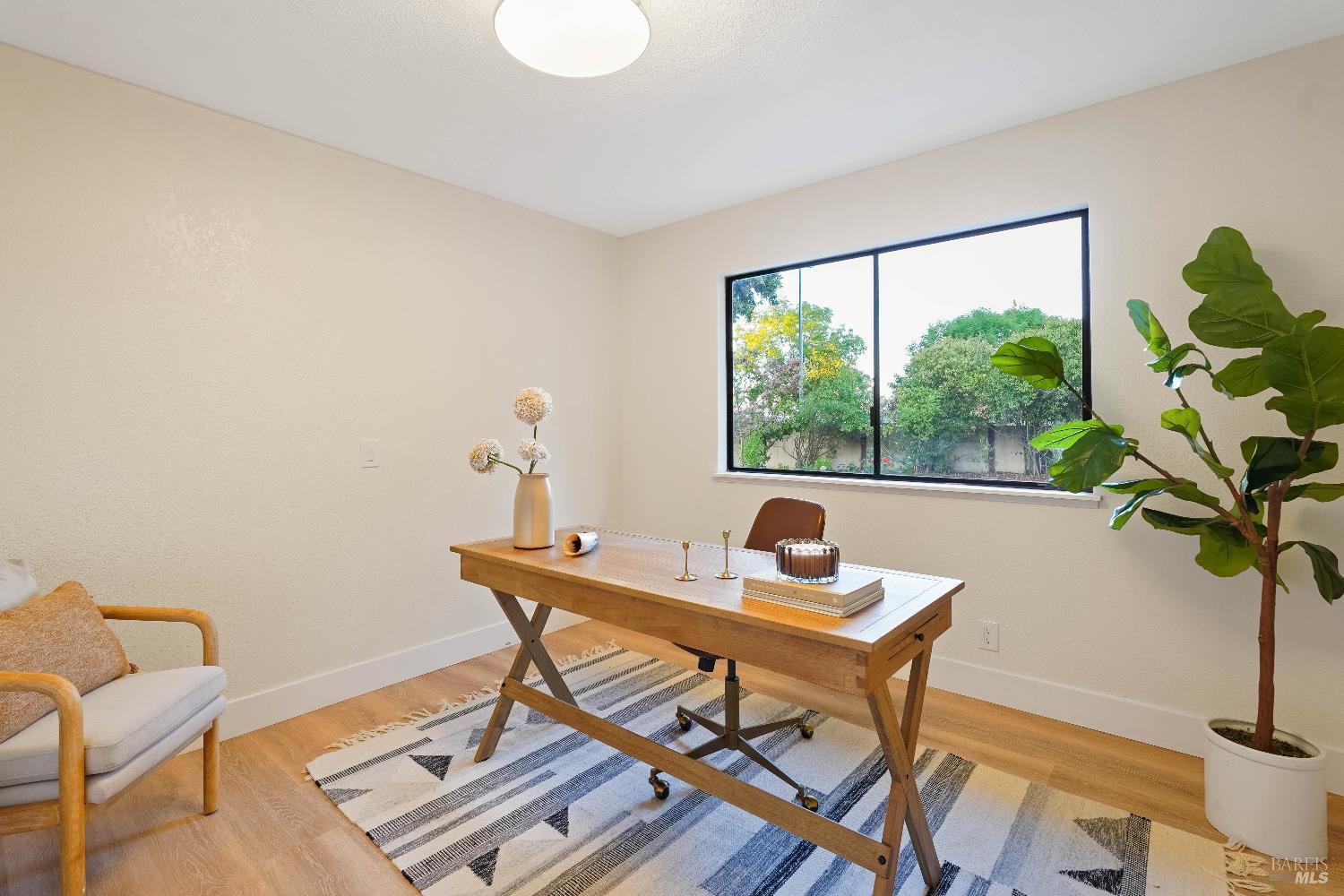 Detail Gallery Image 11 of 79 For 119 Woodstock Cir, Vacaville,  CA 95687 - 4 Beds | 2/1 Baths