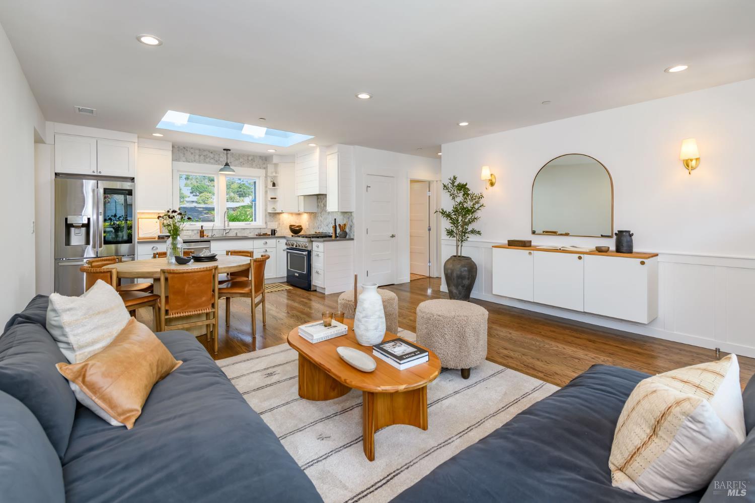 Detail Gallery Image 6 of 43 For 45 Harte Ave, San Rafael,  CA 94901 - 3 Beds | 2 Baths