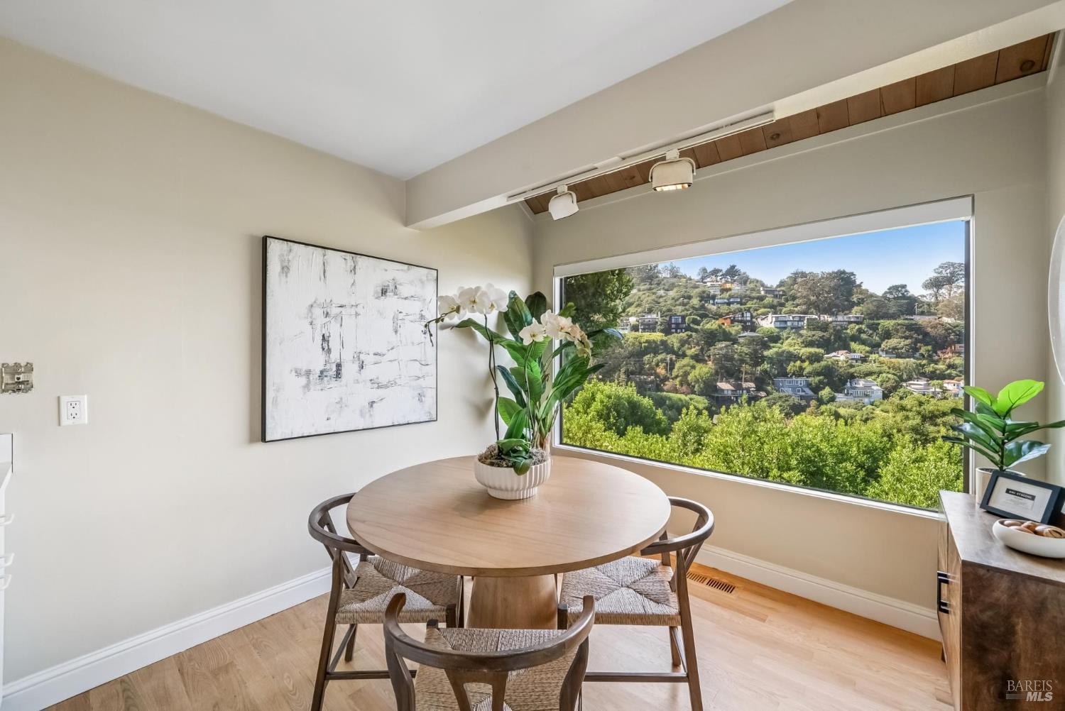 Detail Gallery Image 22 of 51 For 184 Santa Rosa Ave, Sausalito,  CA 94965 - 3 Beds | 2/1 Baths