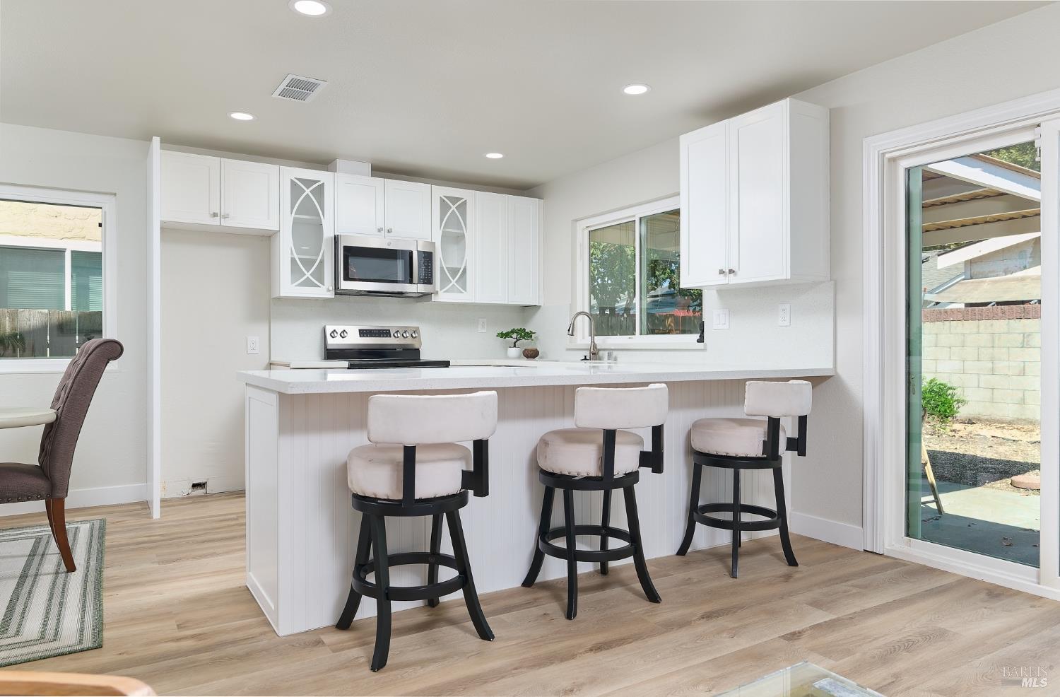 Detail Gallery Image 9 of 28 For 96 Coral Ln, Suisun City,  CA 94585 - 3 Beds | 2 Baths