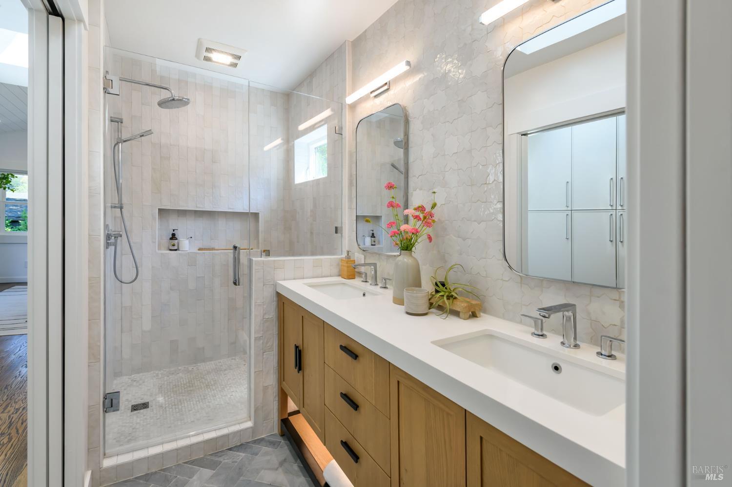 Detail Gallery Image 25 of 43 For 45 Harte Ave, San Rafael,  CA 94901 - 3 Beds | 2 Baths