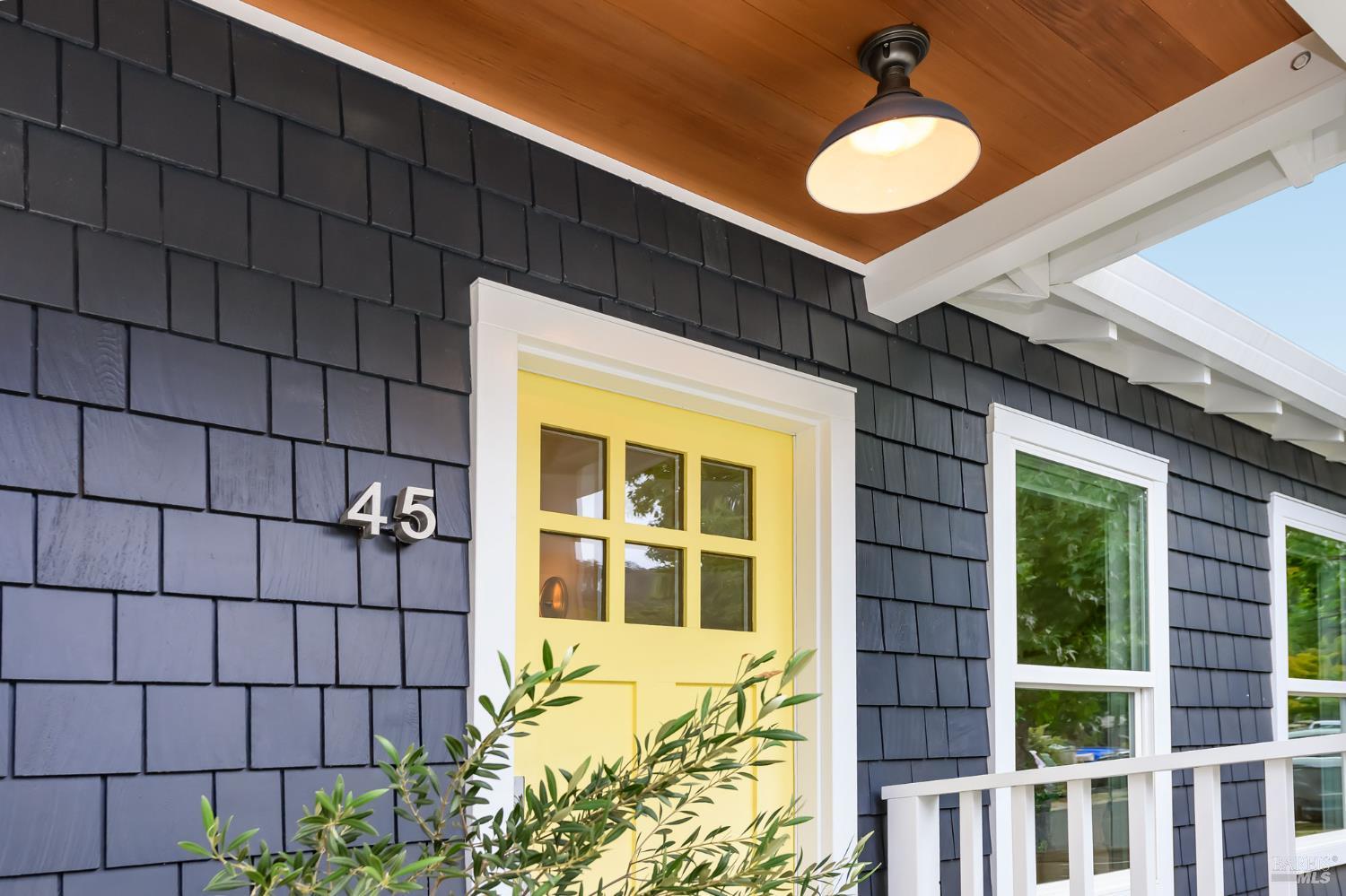 Detail Gallery Image 2 of 43 For 45 Harte Ave, San Rafael,  CA 94901 - 3 Beds | 2 Baths