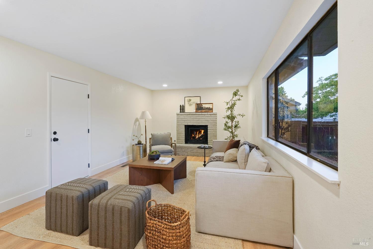 Detail Gallery Image 17 of 79 For 119 Woodstock Cir, Vacaville,  CA 95687 - 4 Beds | 2/1 Baths