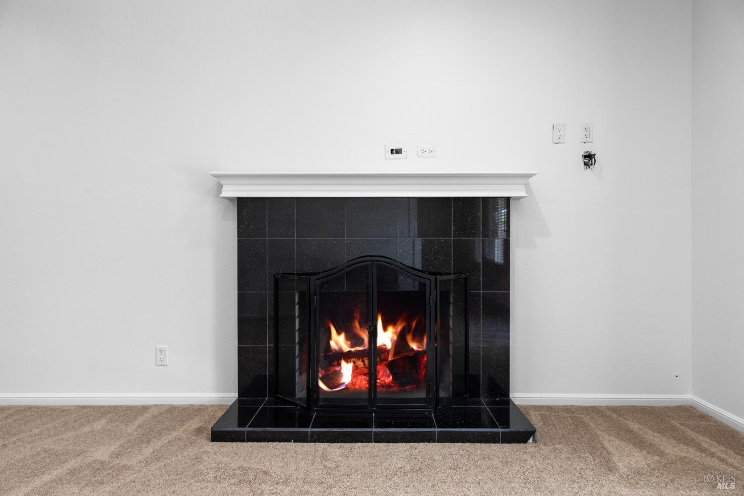 Detail Gallery Image 6 of 27 For 2706 Kendrick Cir, San Jose,  CA 95121 - 3 Beds | 2 Baths