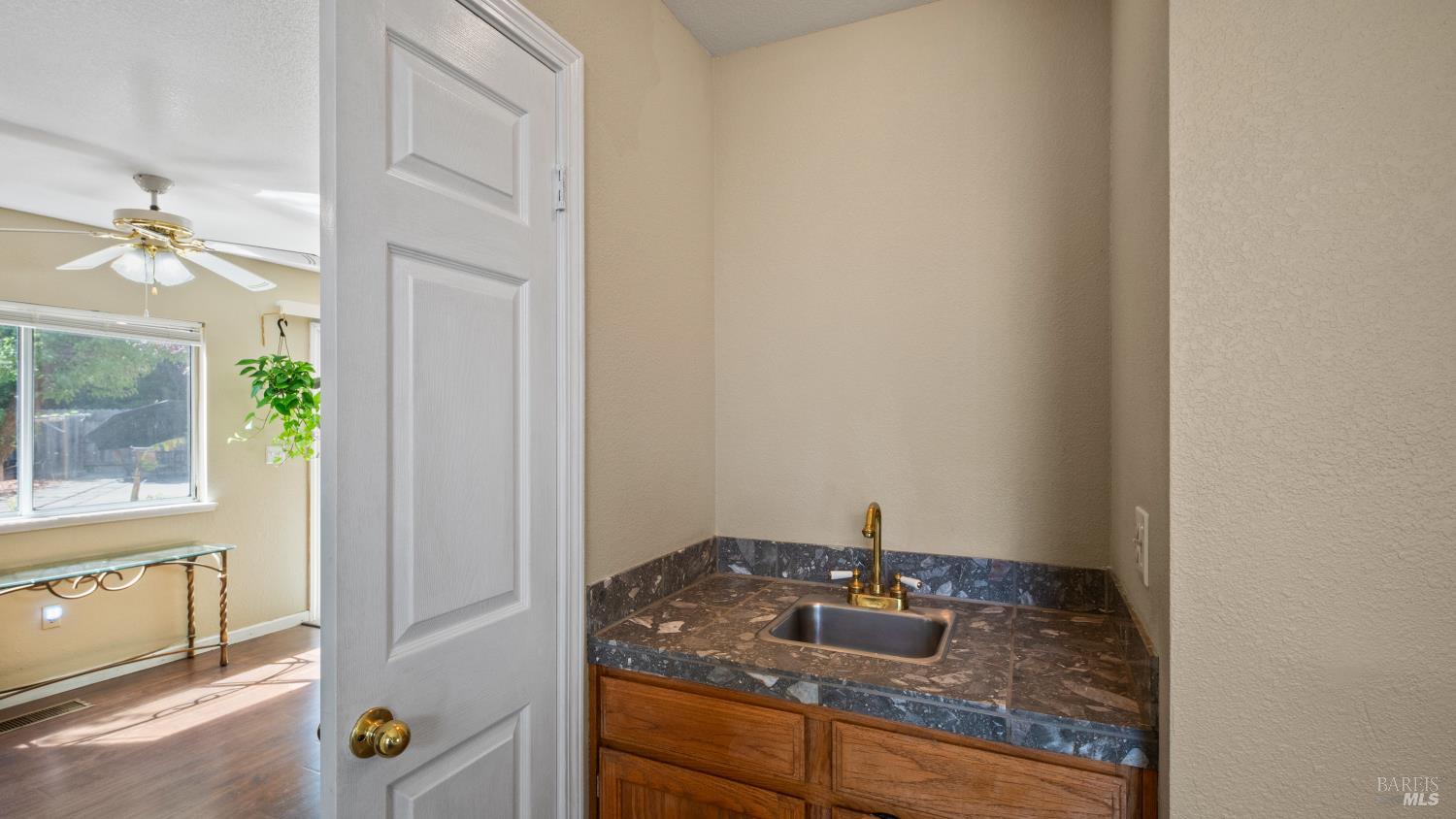 Detail Gallery Image 17 of 75 For 2231 Silver Fox Cir, Fairfield,  CA 94534 - 4 Beds | 3 Baths