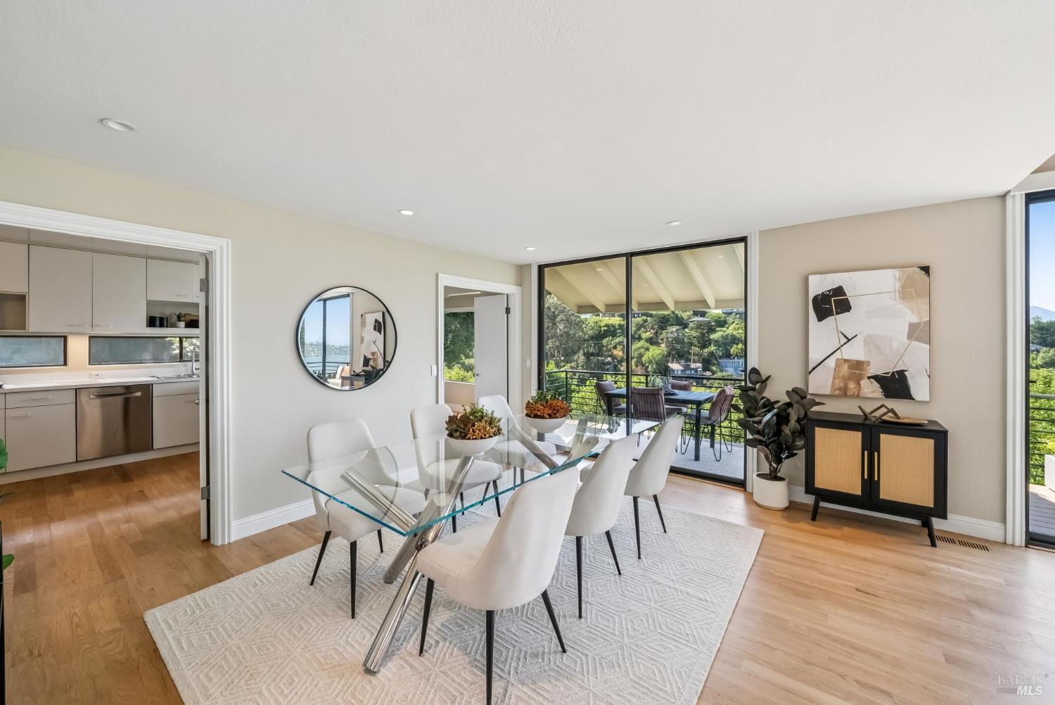 Detail Gallery Image 16 of 51 For 184 Santa Rosa Ave, Sausalito,  CA 94965 - 3 Beds | 2/1 Baths