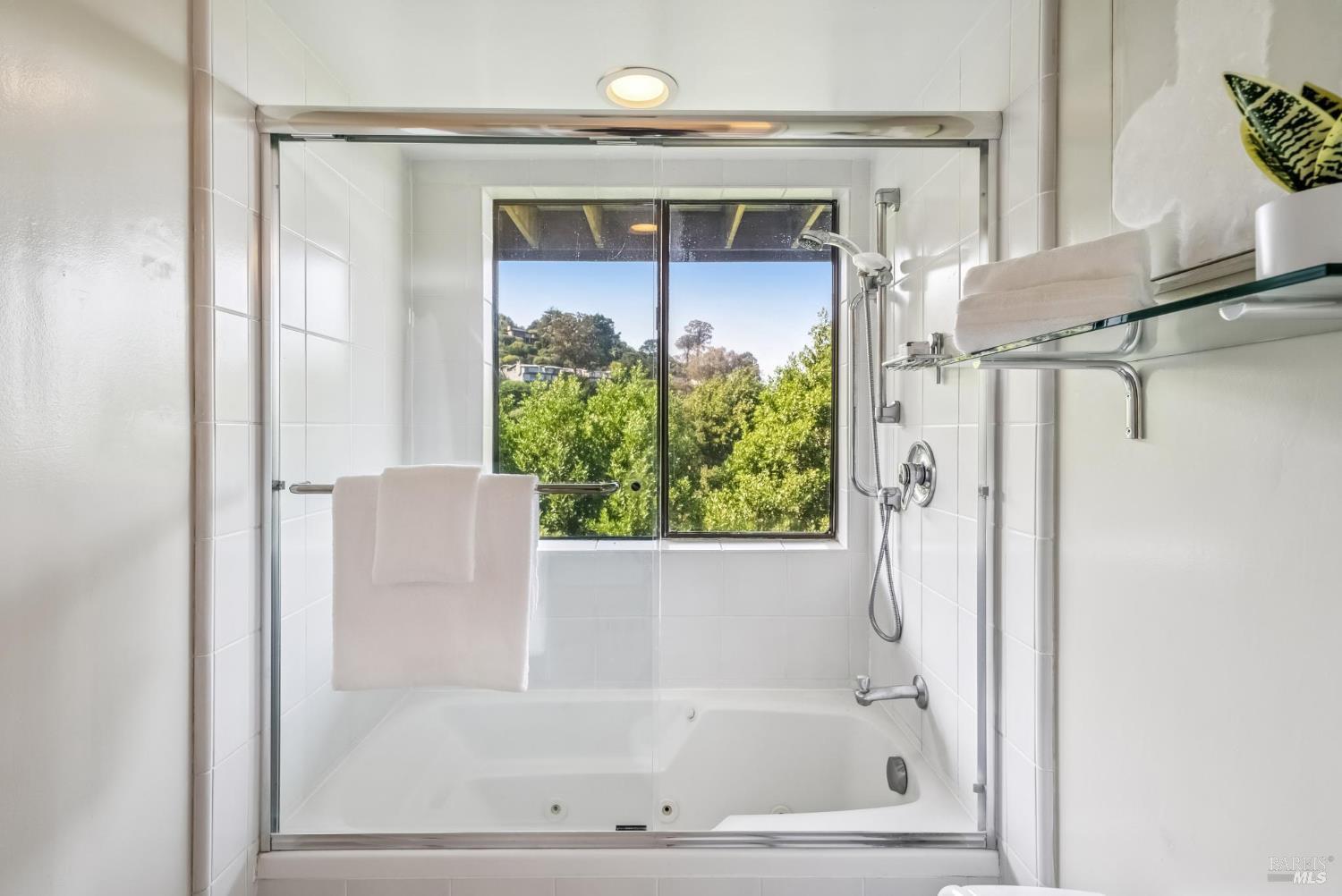 Detail Gallery Image 41 of 51 For 184 Santa Rosa Ave, Sausalito,  CA 94965 - 3 Beds | 2/1 Baths