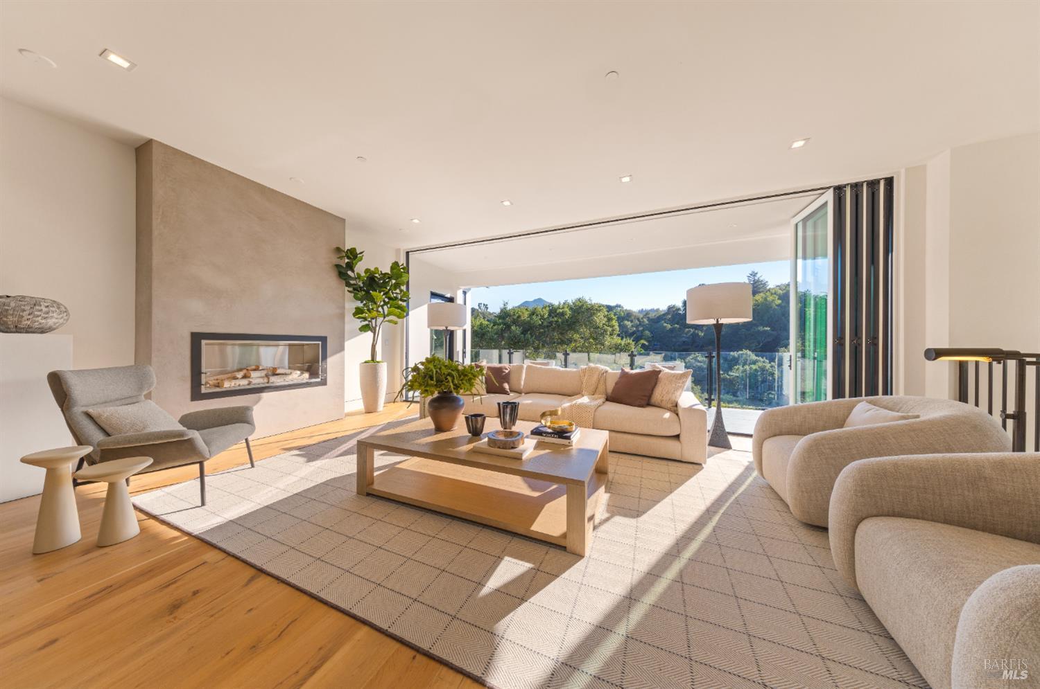 Detail Gallery Image 11 of 83 For 87 Laurel Grove Ave, Ross,  CA 94957 - 5 Beds | 4/1 Baths