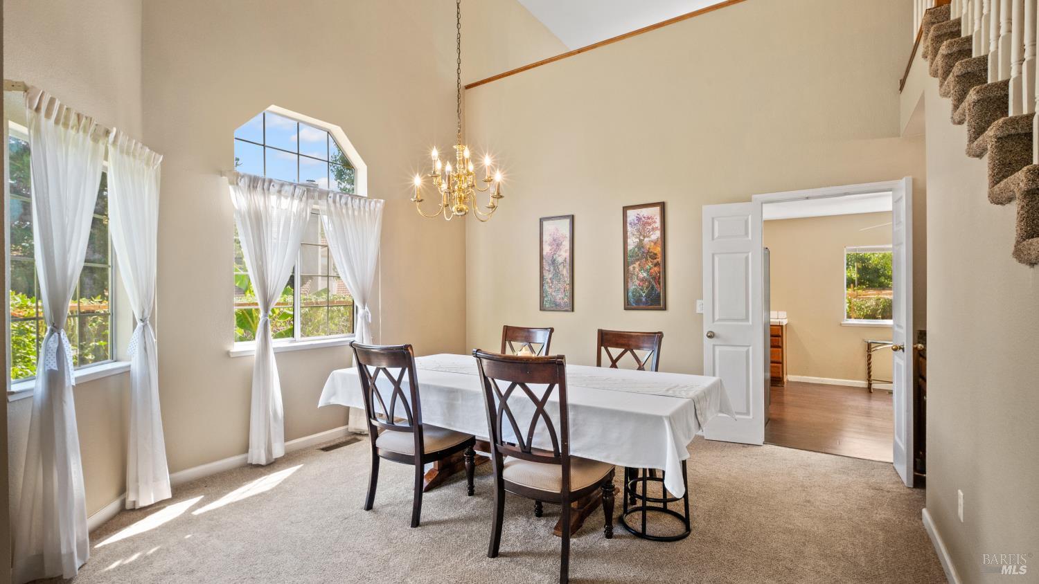 Detail Gallery Image 13 of 75 For 2231 Silver Fox Cir, Fairfield,  CA 94534 - 4 Beds | 3 Baths