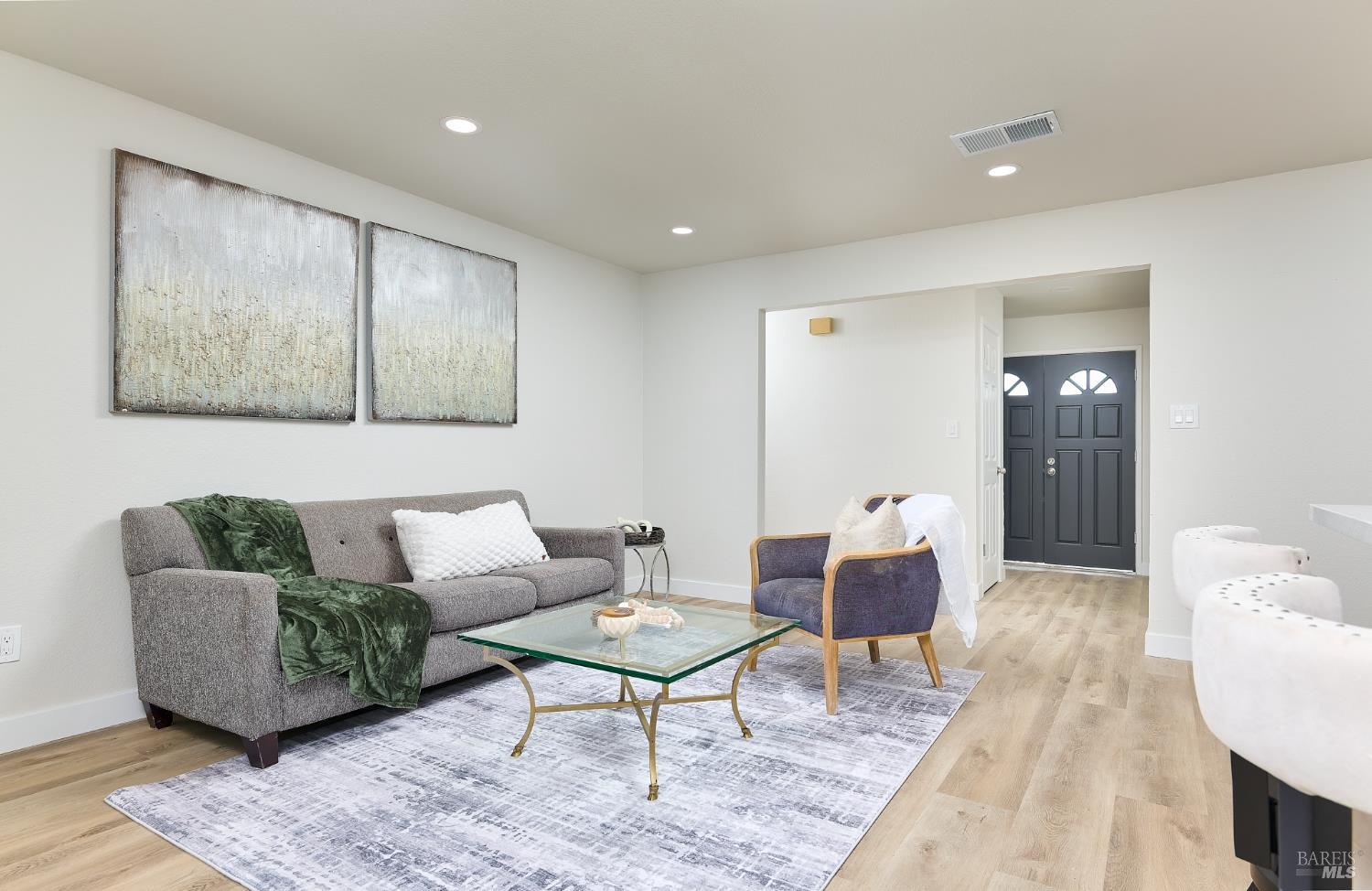 Detail Gallery Image 14 of 28 For 96 Coral Ln, Suisun City,  CA 94585 - 3 Beds | 2 Baths