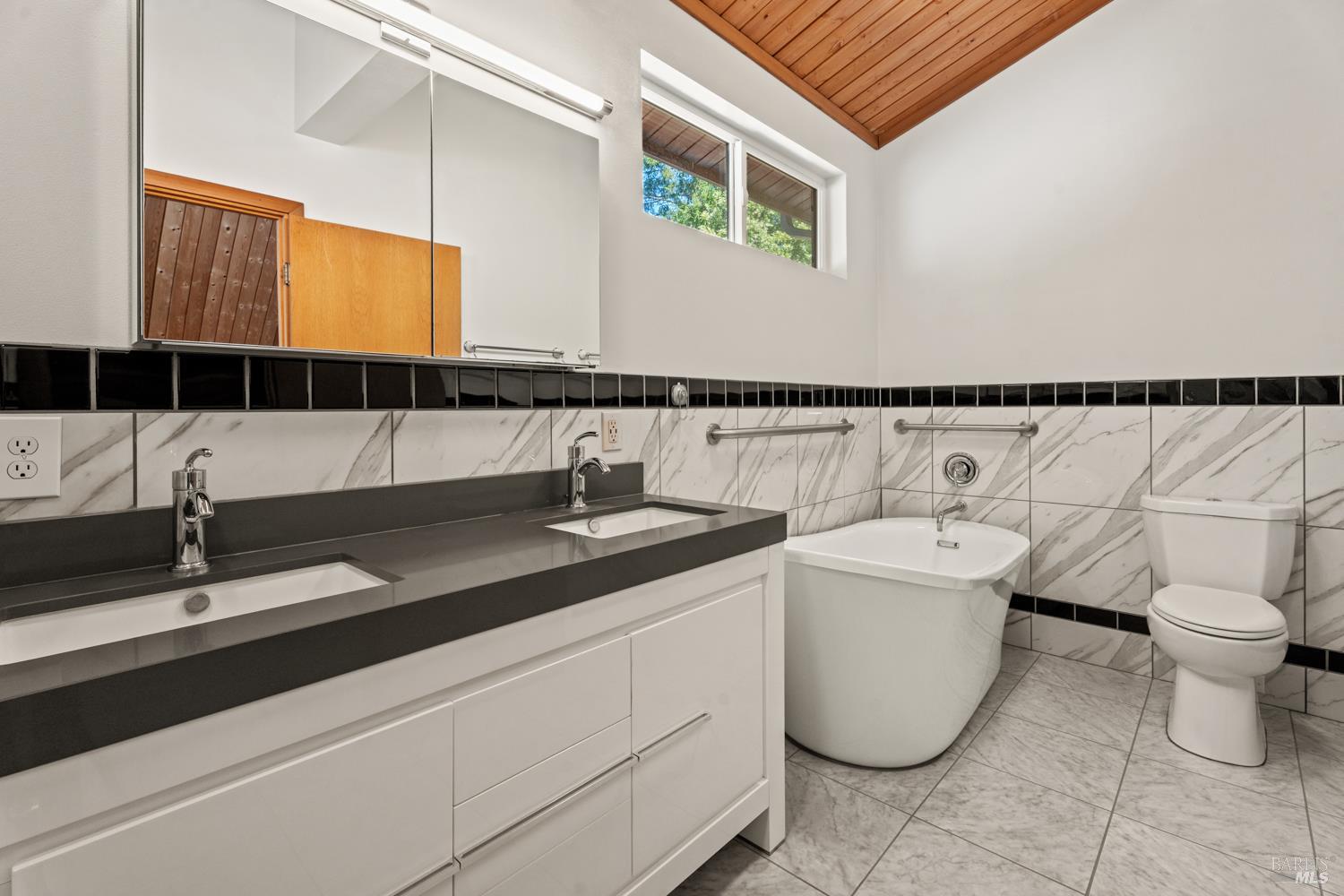 Detail Gallery Image 24 of 37 For 9440 Ravens Pike Rd, Boonville,  CA 95415 - 3 Beds | 2 Baths