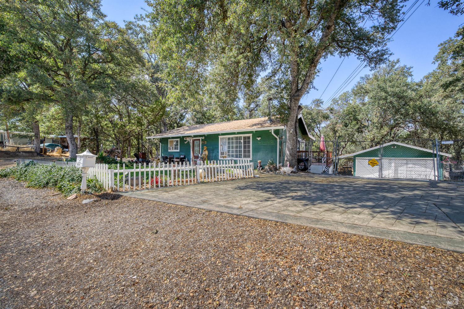 Detail Gallery Image 6 of 42 For 9303 Stagecoach Ln, Lower Lake,  CA 95457 - 4 Beds | 2 Baths