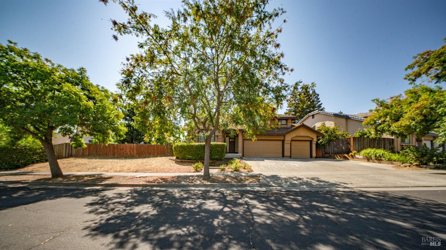 Detail Gallery Image 3 of 75 For 2231 Silver Fox Cir, Fairfield,  CA 94534 - 4 Beds | 3 Baths