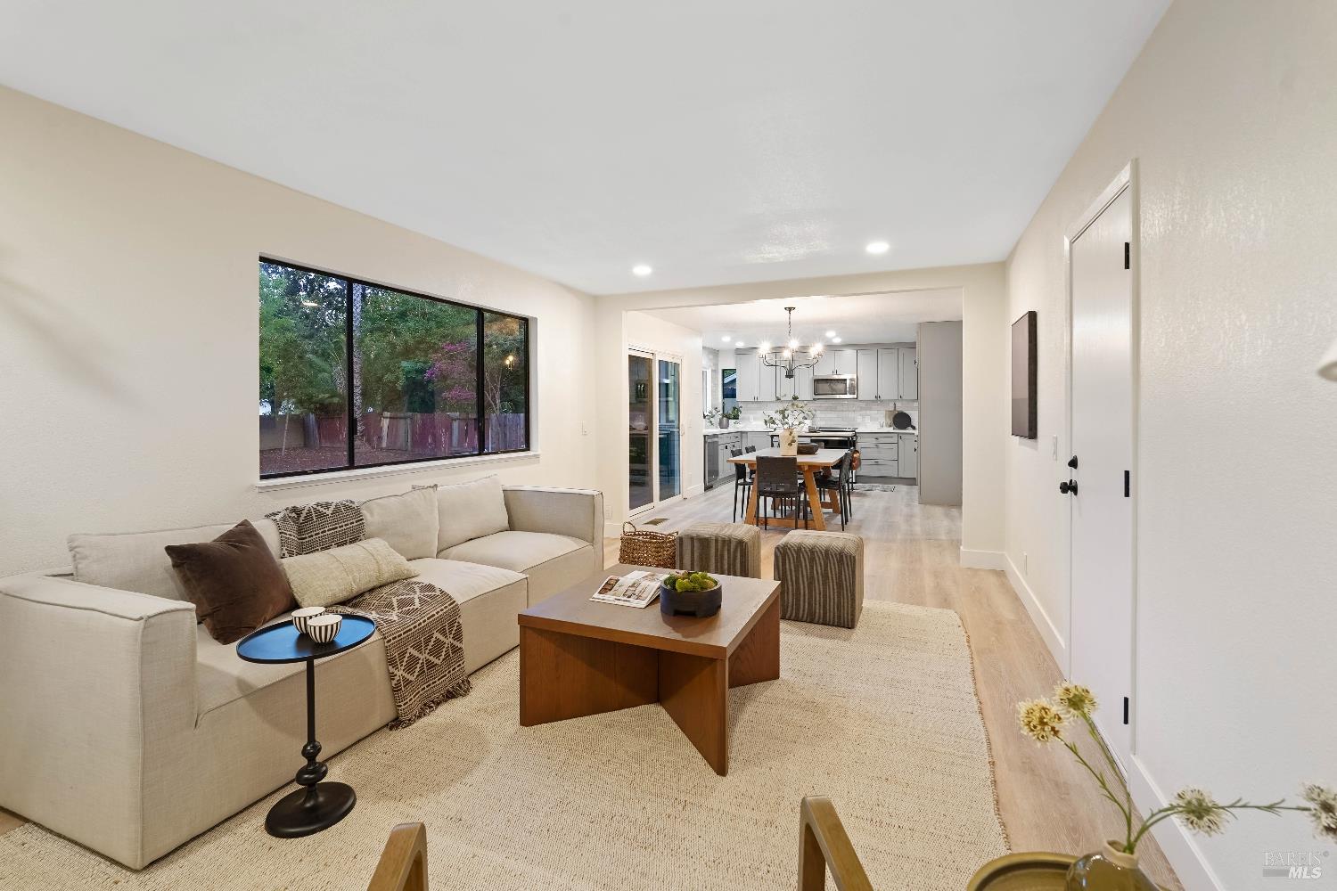 Detail Gallery Image 19 of 79 For 119 Woodstock Cir, Vacaville,  CA 95687 - 4 Beds | 2/1 Baths
