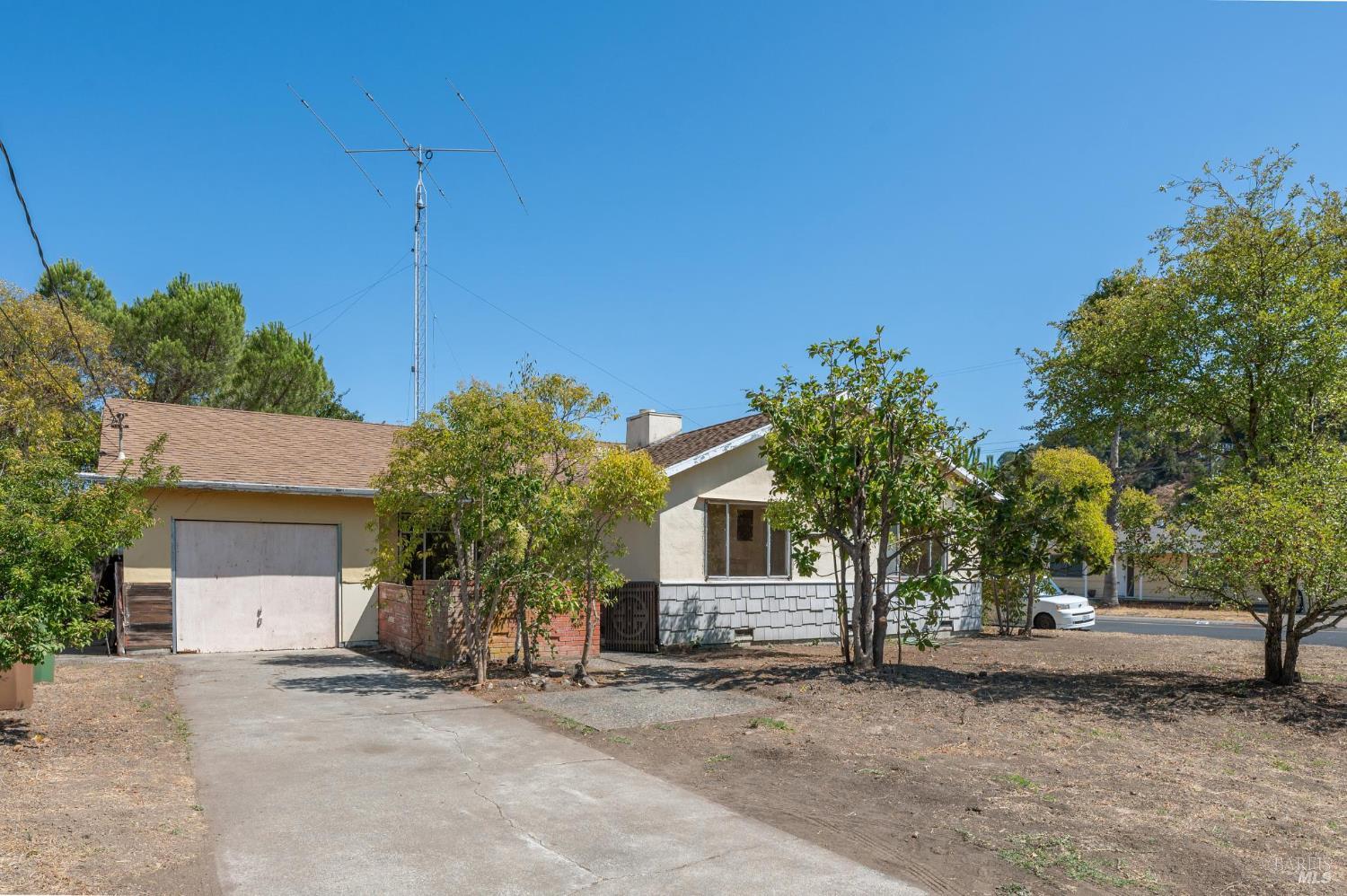 Detail Gallery Image 2 of 10 For 106 La Pasada Way, San Rafael,  CA 94903 - 3 Beds | 1 Baths