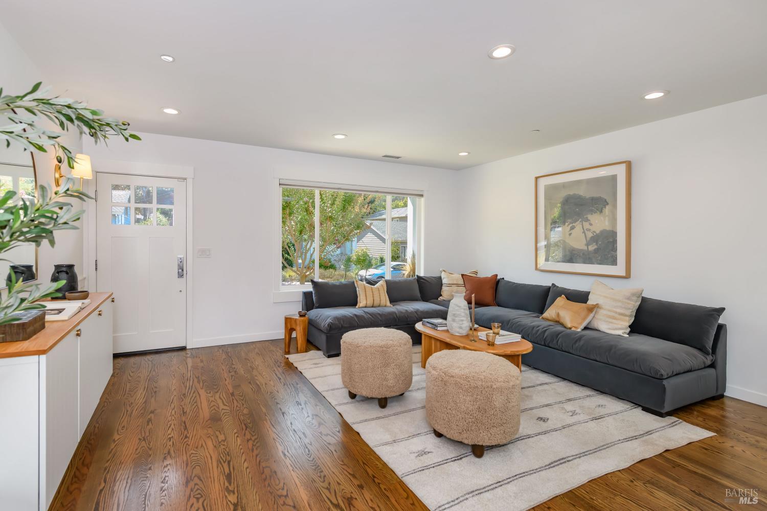 Detail Gallery Image 4 of 43 For 45 Harte Ave, San Rafael,  CA 94901 - 3 Beds | 2 Baths