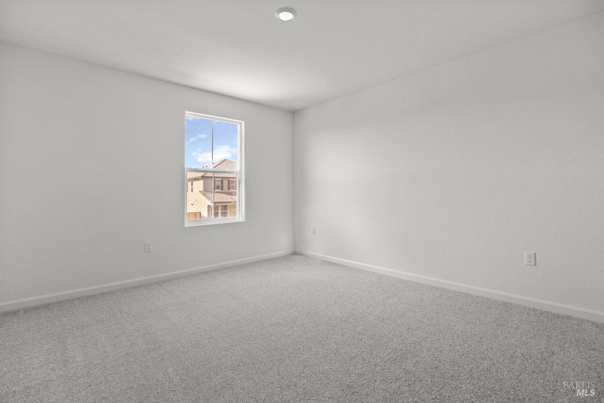 Detail Gallery Image 13 of 17 For 5413 Riverview Ln, Antioch,  CA 94531 - 4 Beds | 3 Baths