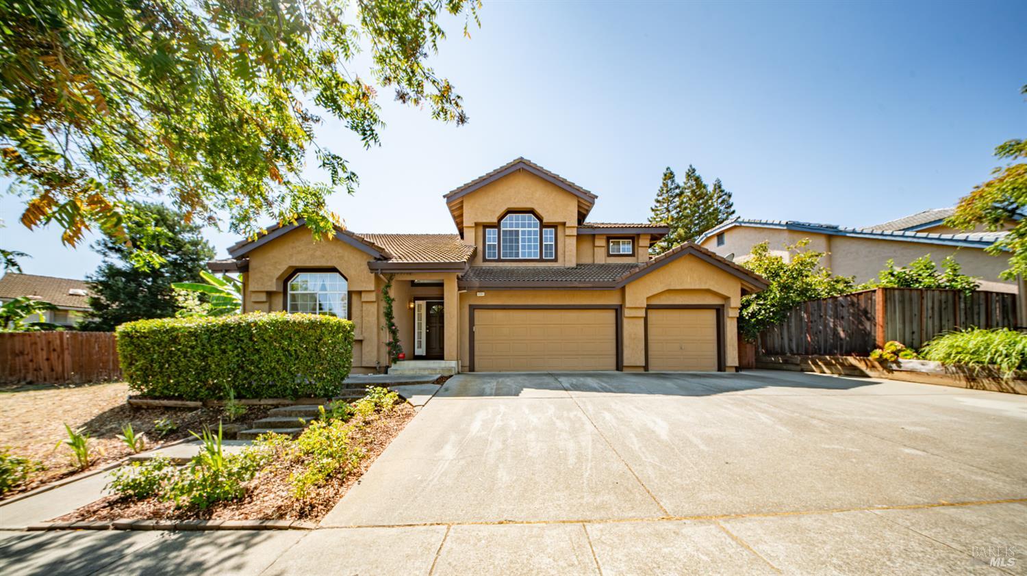 Detail Gallery Image 2 of 75 For 2231 Silver Fox Cir, Fairfield,  CA 94534 - 4 Beds | 3 Baths