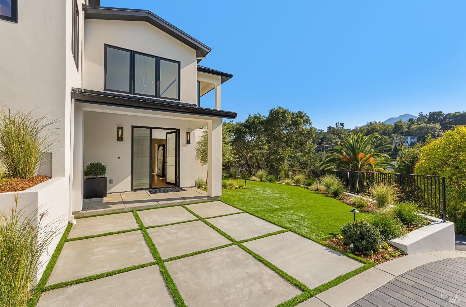 Detail Gallery Image 3 of 83 For 87 Laurel Grove Ave, Ross,  CA 94957 - 5 Beds | 4/1 Baths