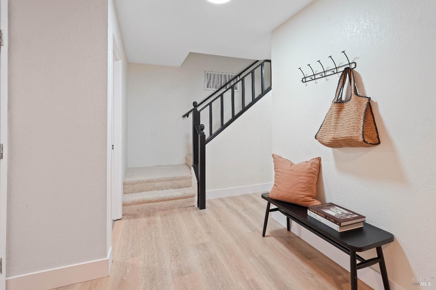 Detail Gallery Image 29 of 79 For 119 Woodstock Cir, Vacaville,  CA 95687 - 4 Beds | 2/1 Baths
